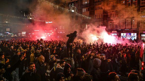 Haos u Amsterdamu - Avaz