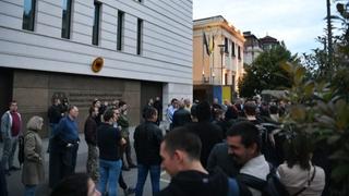 Protest ispred njemačke ambasade u Beogradu zbog sukoba na sjeveru Kosova