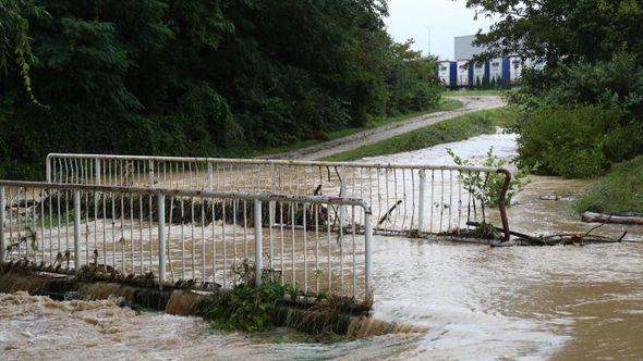 Poplave pogodile Sloveniju - Avaz