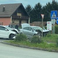 Nesreća u Živinicama: Učestvovala dva vozila, jedna osoba povrijeđena