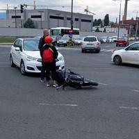 Udes u Sarajevu: Sudarili se automobil i motocikl