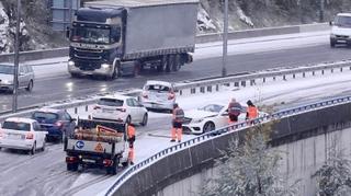 Snijeg izazvao apsolutni haos na cestama u okolici Splita