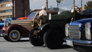 Svjetski dan turizma: Kod Vijećnice oldtimeri i Centrotransov autobus iz 1963.