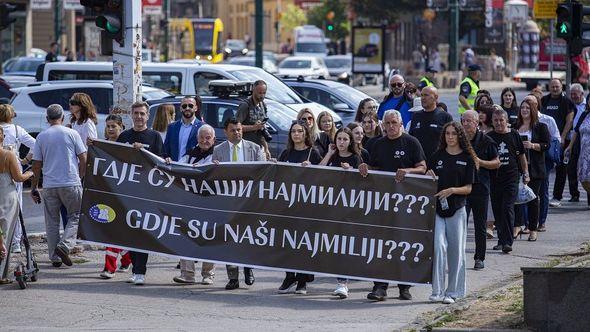 Mirna šetnja u Sarajevu - Avaz