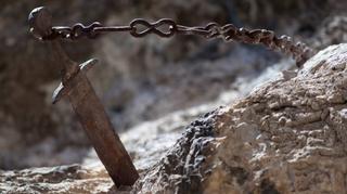 Nestao legendarni mač Durendal: Bio zabijen u stijenu 1.300 godina