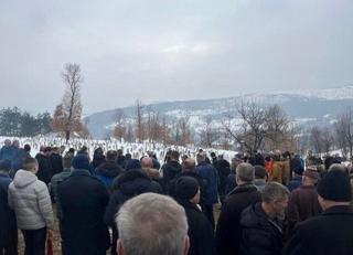 Prijatelji se oprostili od Nure Kulalić: Sahranjena pored majke