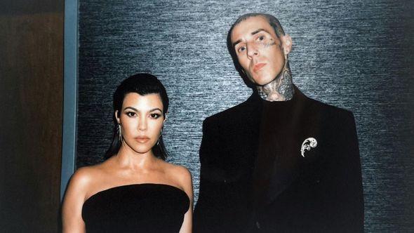 Travis Barker Kourtney Kardashian - Avaz