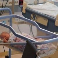 U Općoj bolnici "Prim. dr. Abdulah Nakaš" rođene četiri, na UKC Tuzla osam beba