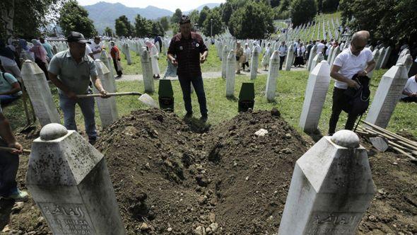 Otac i sin, Vejsil i Hasib Mujanović ukopani jedan pored drugog - Avaz