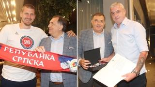Dodik posjetio košarkaše Srbije, odlikovao Nikolu Jokića i Bogdana Bogdanovića