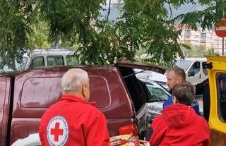 Crveni križ BiH pomaže ugroženom stanovništvu pogođenom poplavama i klizištima