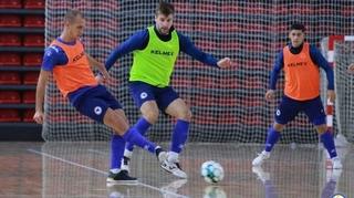 Futsaleri BiH večeras i sutra protiv Azerbejdžana, danas su posjetili i zeničku OŠ "Mak Dizdar"