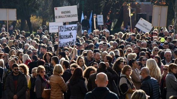 Sa protesta posvjetnih radnika - Avaz