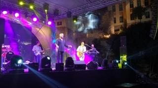 Spektakl u Mostaru: Hari Mata Hari pjesmom "Lejla" digao sve na noge 