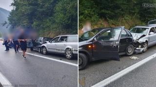 Krš i lom kod Travnika: Sudar dva vozila, obustavljen saobraćaj
