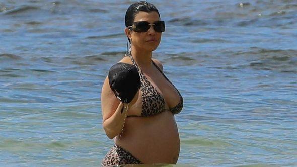 Kourtney Kardashian - Avaz