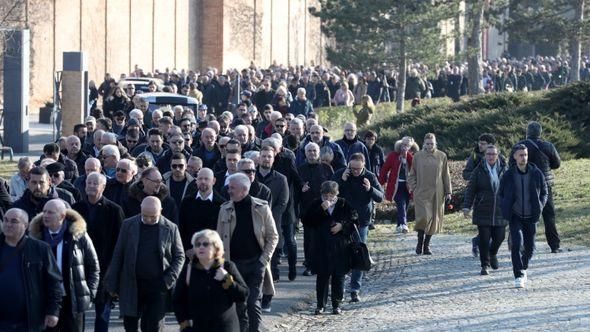 Zagreb: Ćiro sahranjen na Mirogoju - Avaz