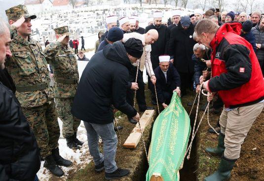 Klanjana dženaza Edhemu Omeroviću - Avaz