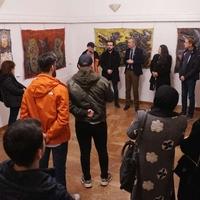 U Galeriji Preporod otvorena izložba "Sedam slika Srebrenice"