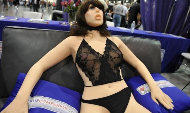 Kontroverzna lutka-robot dopušta muškarcima da je siluju