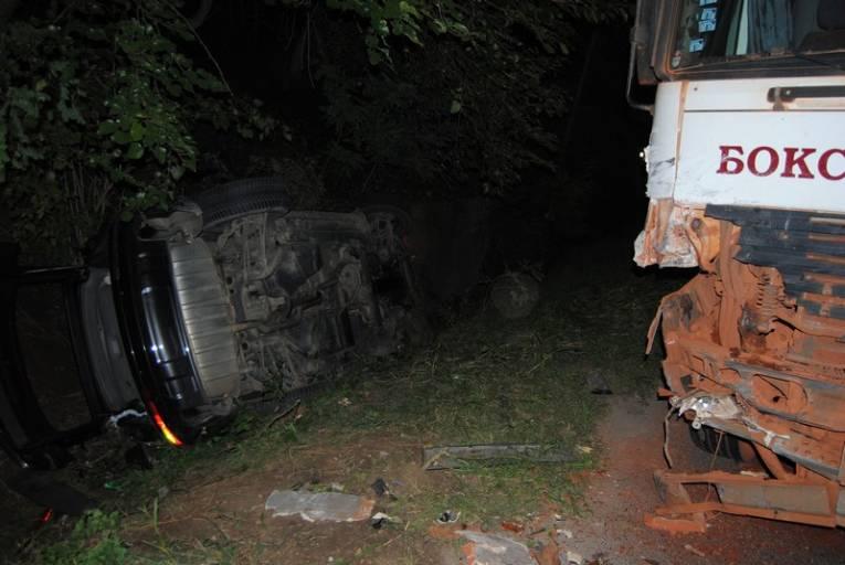 Težak udes u Zvorniku: Sudarili se Audi, Citroen i kamion, osam osoba povrijeđeno