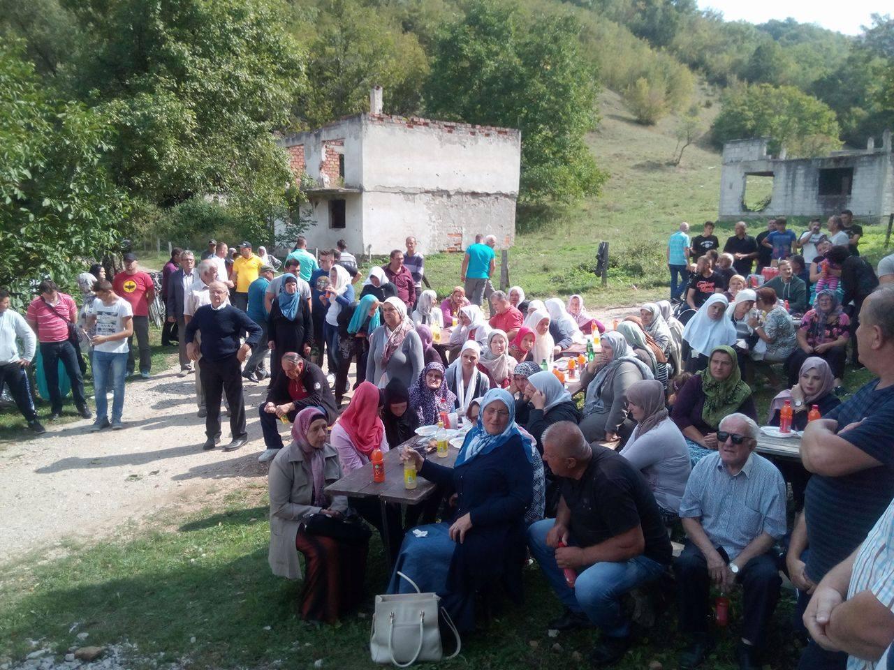 Obilježena 25. godišnjica zločina nad Bošnjacima u Čerkazovićima i Ljoljićima