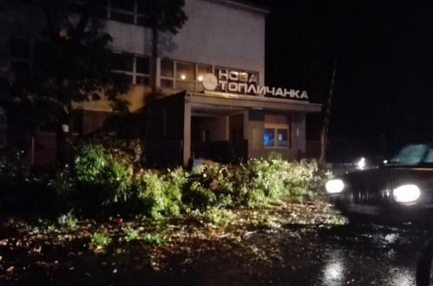 Strašno nevrijeme pogodilo Srbiju: Voda do koljena u Beogradu, grad veličine oraha okovao Novi Pazar