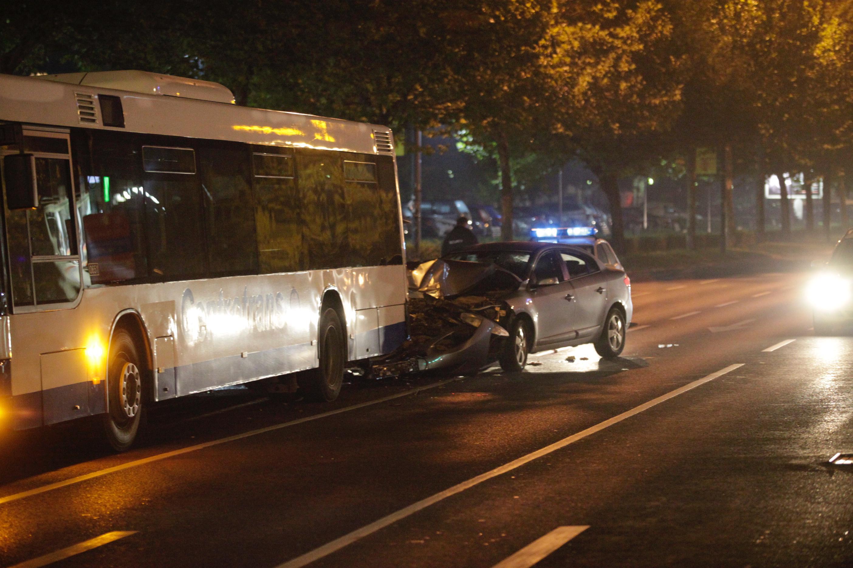 Sudar Renaulta i Centrotransovog autobusa, oba vozača povrijeđena