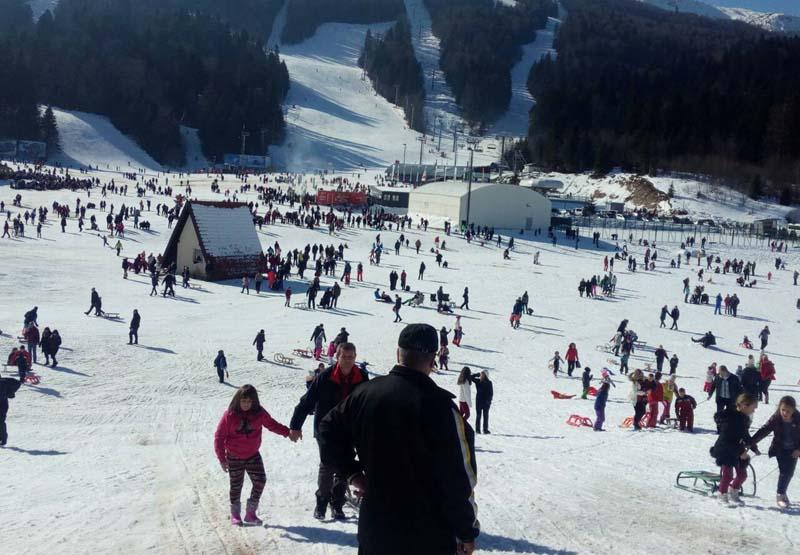 Veliki broj građana uživa na Bjelašnici