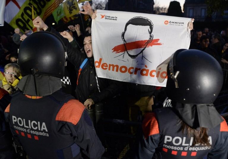 Demonstracije u Barceloni zbog odložene sjednice katalonskog parlamenta