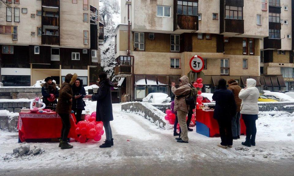 Vareš: Na ljubavnom mostu obilježen Dan zaljubljenih