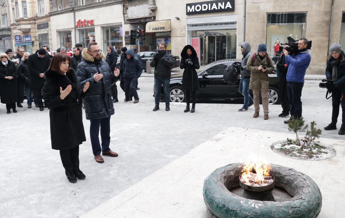 Polaganjem cvijeća i odavanjem počasti, obilježen Dan nezavisnosti BiH