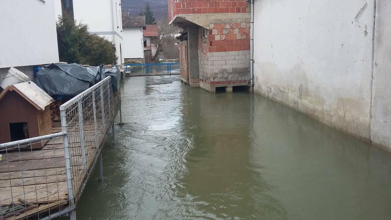 Una poplavila desetak objekata u Kulen-Vakufu i Pokoju