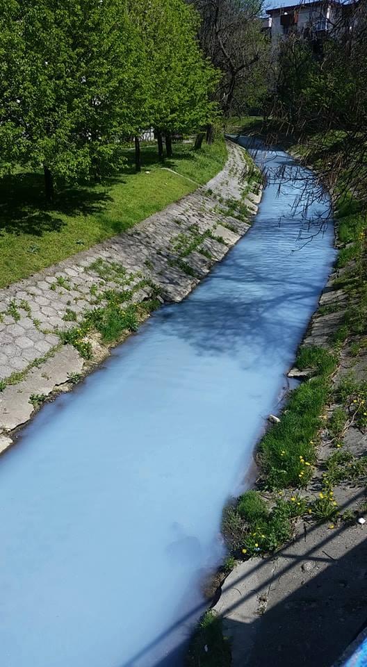 Potok Drobinica i dio Une bili plave boje