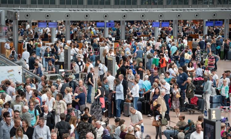 Evakuiran aerodrom u Hamburgu, potpuna blokada prometa