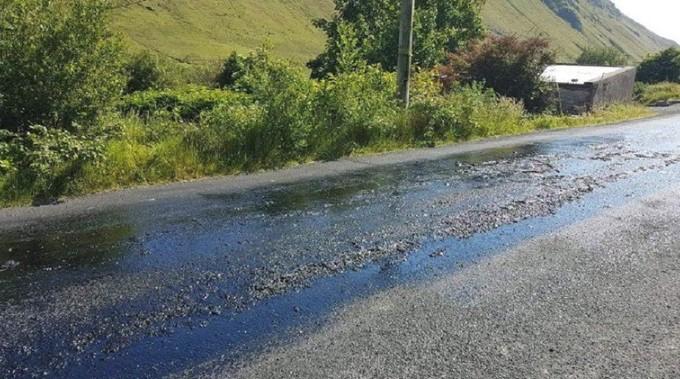 Rekordne vrućine u Irskoj, topi se asfalt na cestama