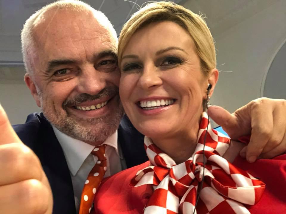 Fotografija dana: Edi Rama i Kolinda u zagrljaju