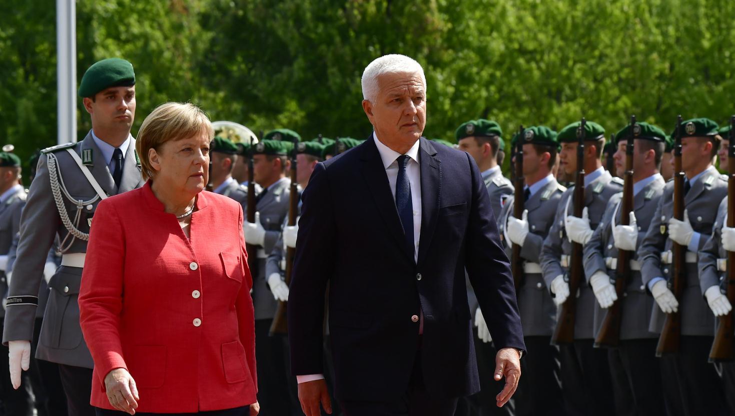 Merkel i Marković saglasni: Nema promjena granica na Balkanu