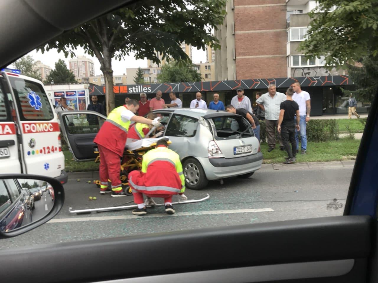 U saobraćajnoj nesreći na Čengić-Vili povrijeđena jedna osoba