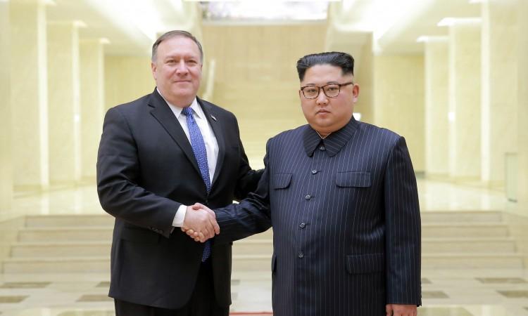 Majk Pompeo s Kim Jong-unom o denuklearizaciji Sjeverne Koreje