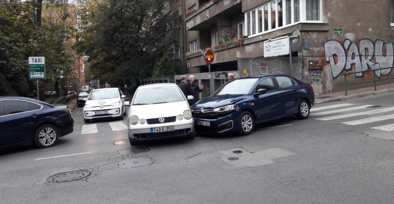 Udes u Dalmatinskoj ulici u Sarajevu