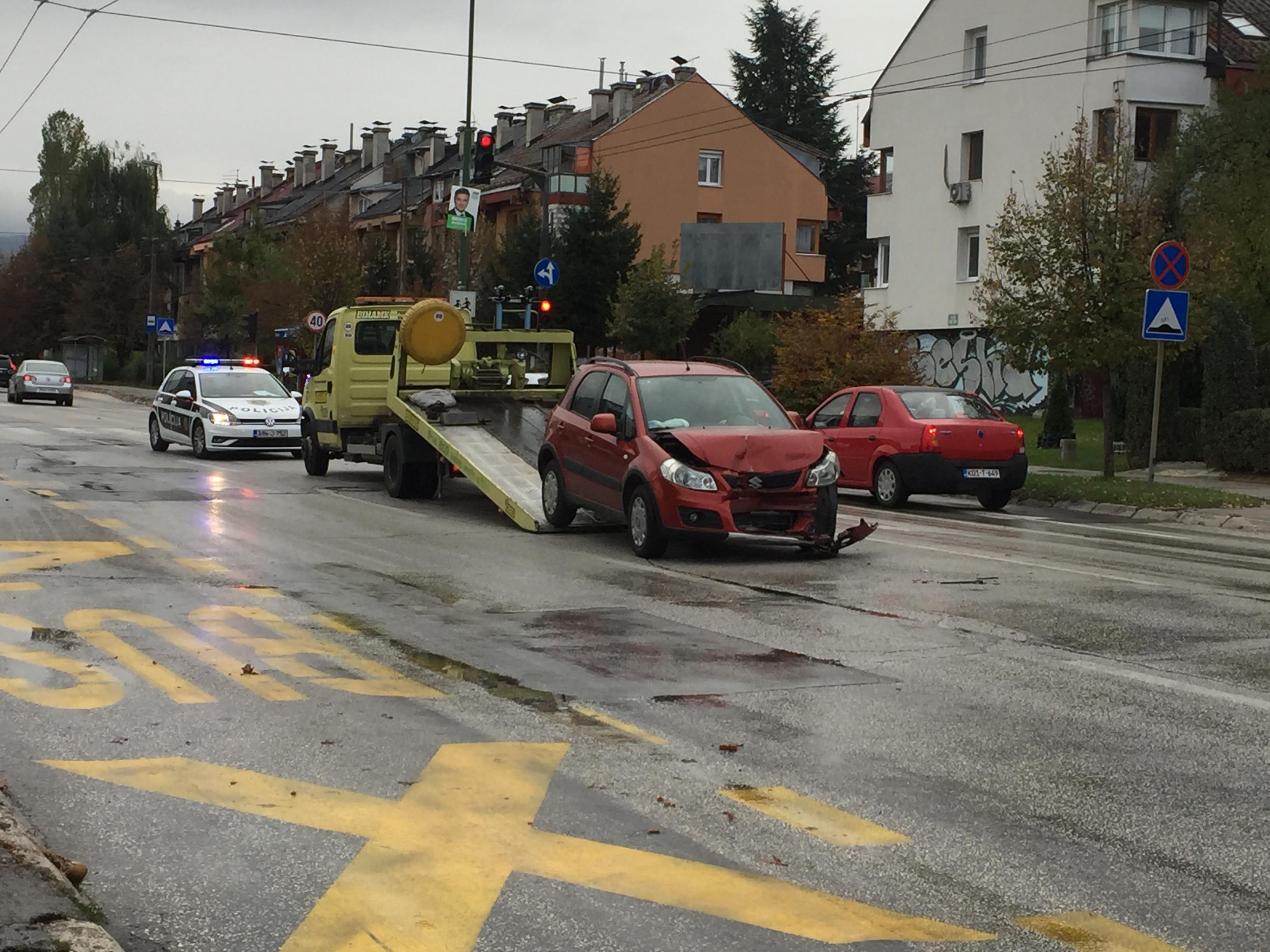 Udes na glavnoj saobraćajnici na Dobrinji