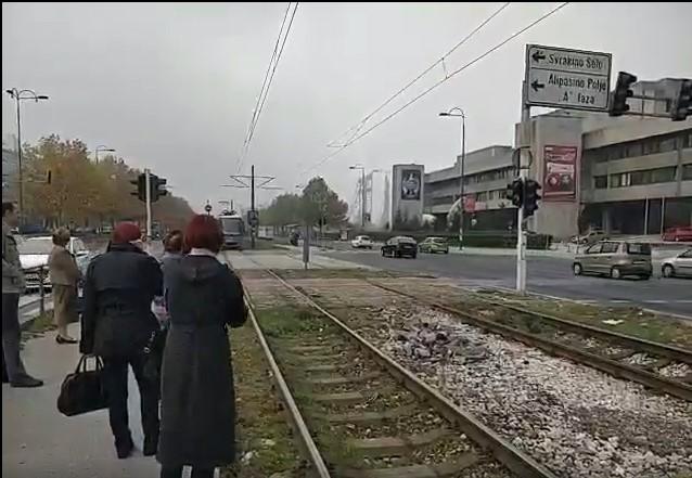 Gužve na stajalištima u Sarajevu, tramvaj u kvaru