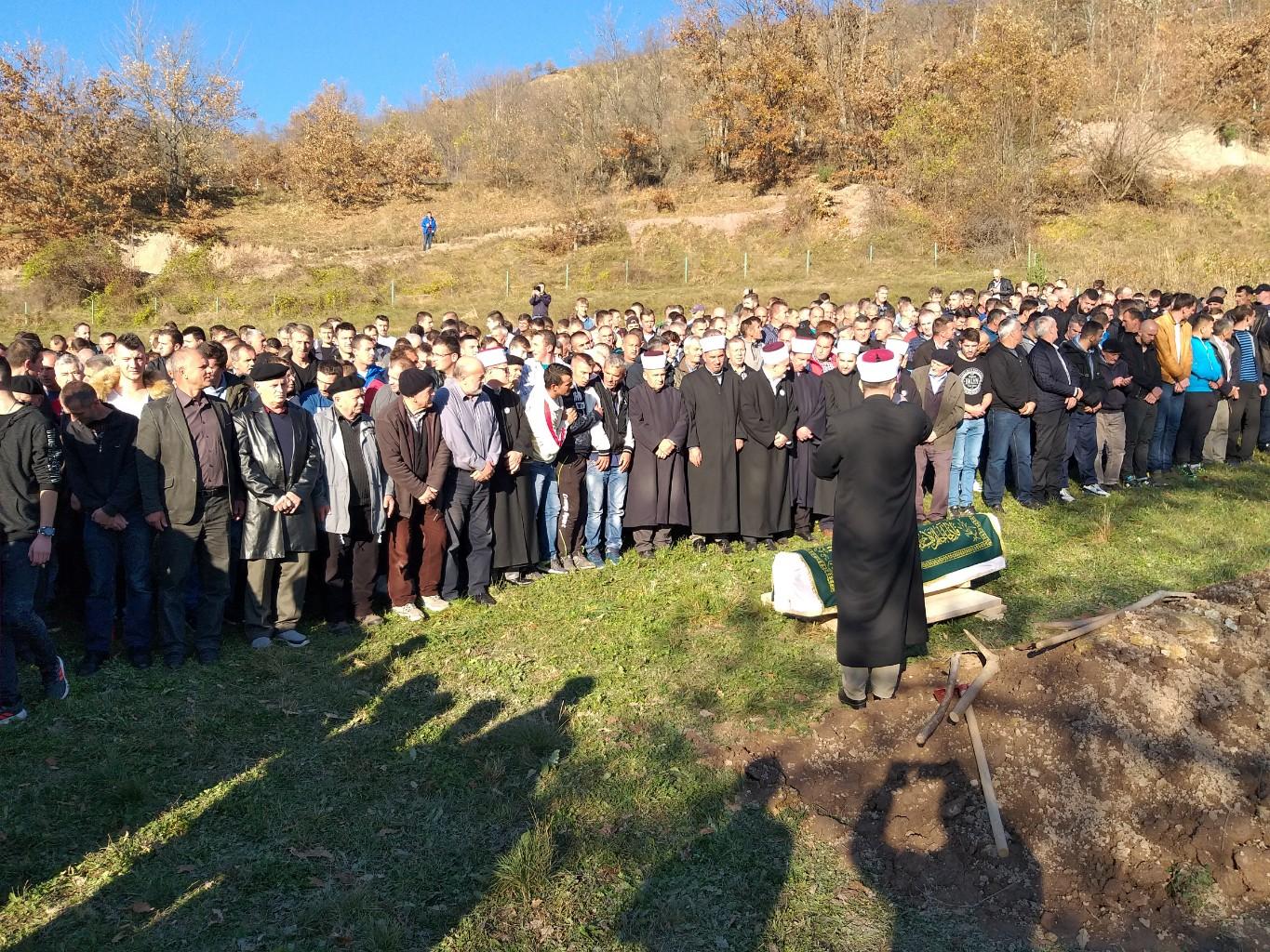 Bolnu tišinu u Borovoj Ravni parali su jecaji Sulejmanovog oca Šabana