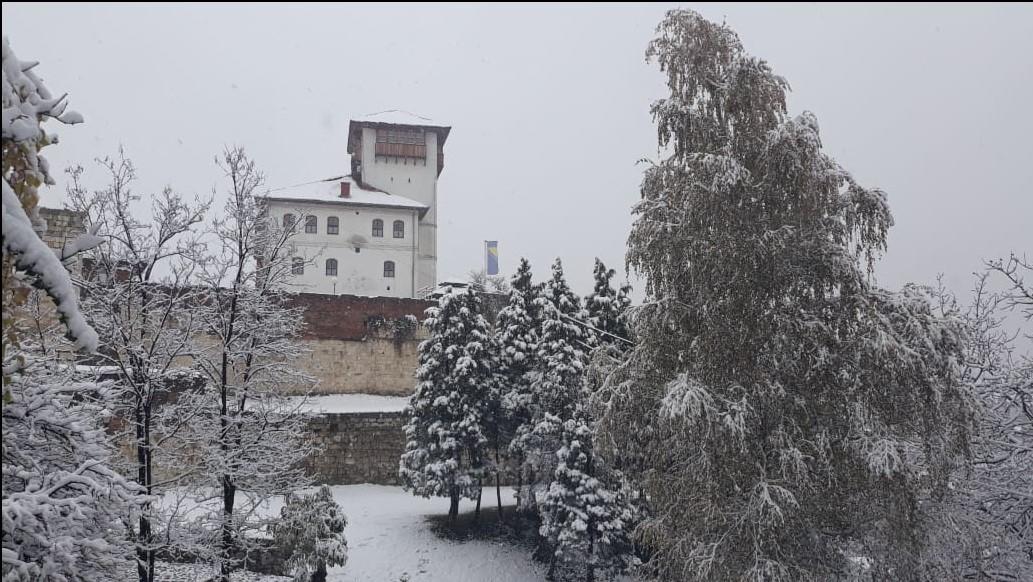 Snijeg na Kuli Zmaja od Bosne - Avaz