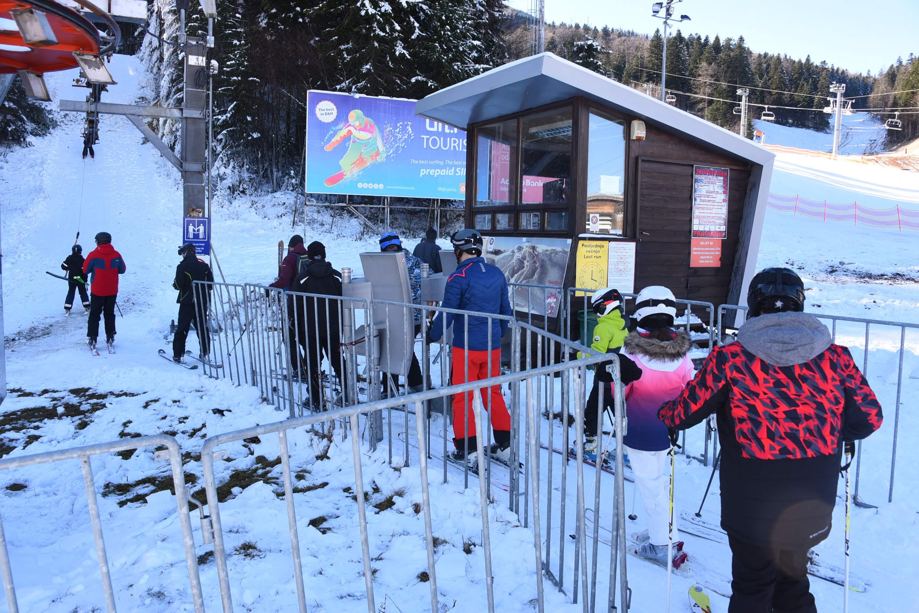 Lift čiji su kablovi bili presječeni jučer radio - Avaz