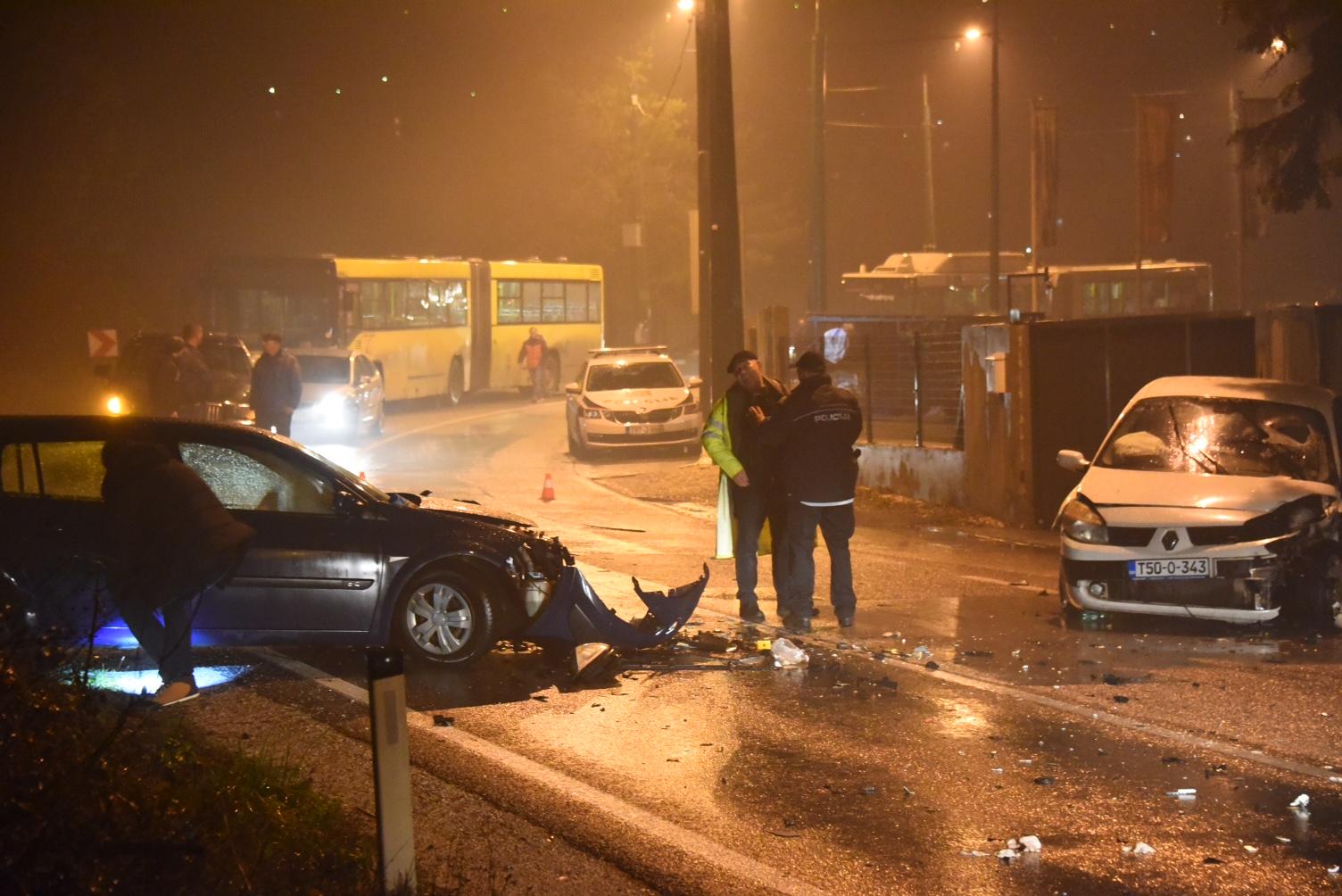 U saobraćajnoj nesreći na putu Sarajevo - Vogošća tri osobe povrijeđene