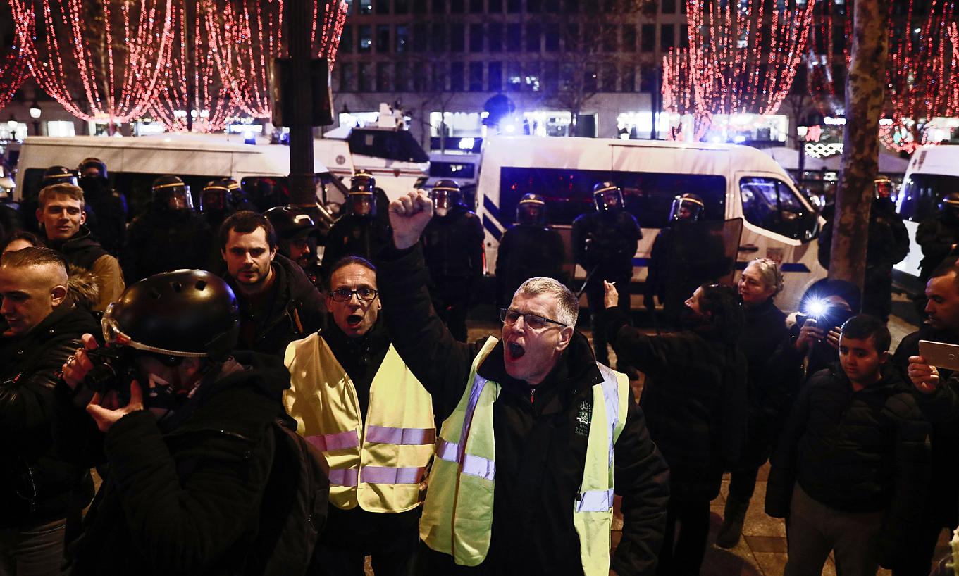 "Žuti prsluci" planiraju proteste za Novu godinu u Parizu