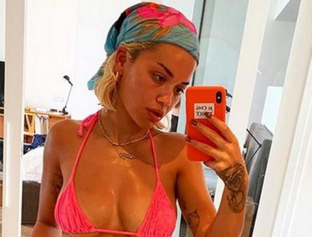 Zgrozila fanove: Rita Ora se slikala u bikiniju, a onda je to uradio i njen prijatelj