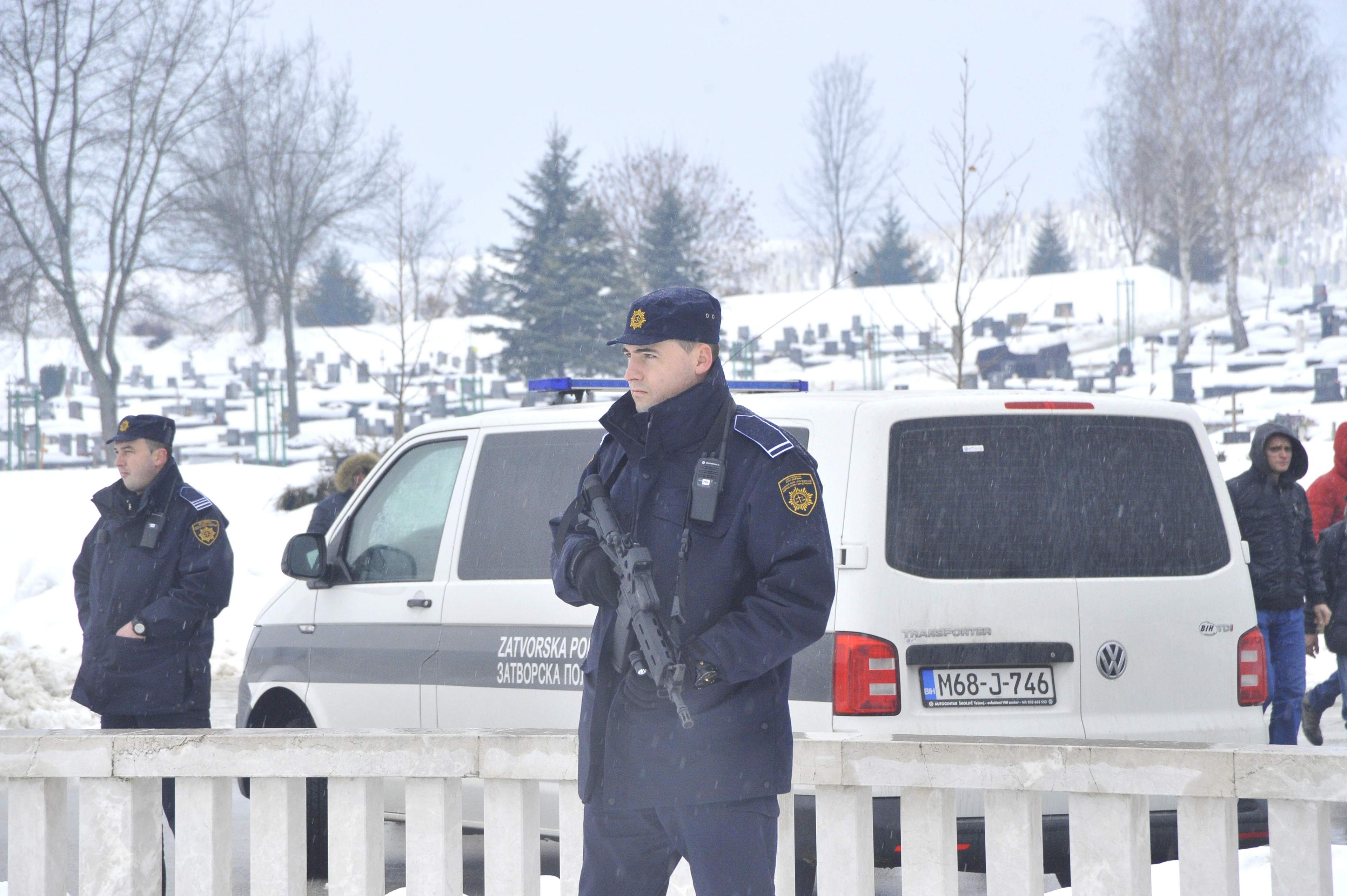 Policajci motrili na svaki korak - Avaz